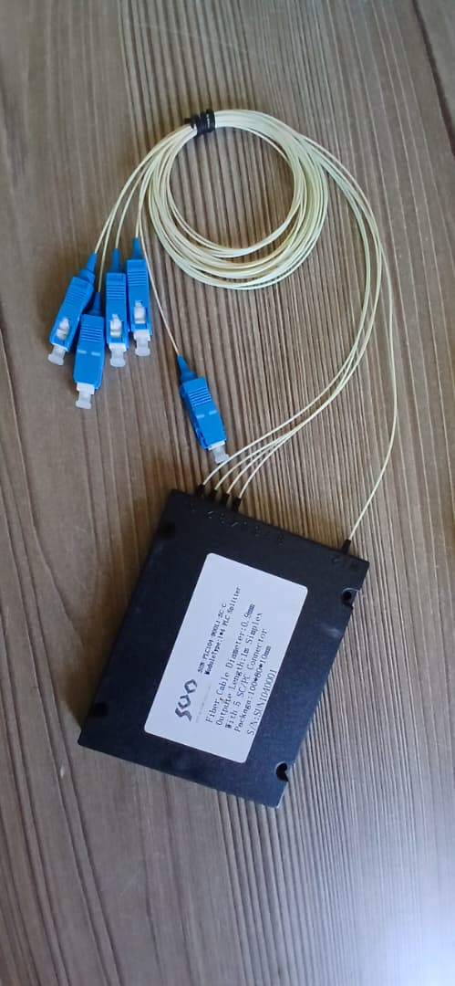  Fiber Optic Splitter with 5 SC/PC 0.9mm (1x4)